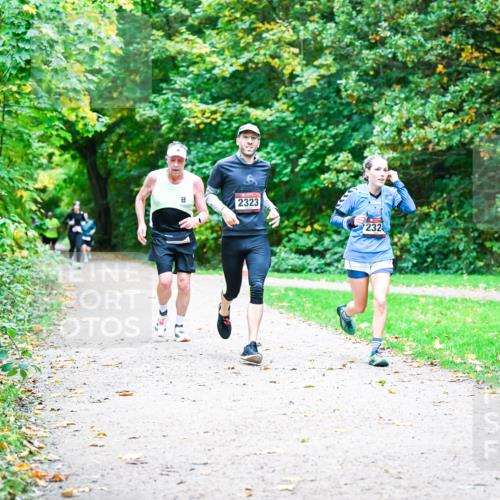 12.10.2025 - Bramfelder Halbmarathon 2025 Dr. Thomas Lammeyer http://msf.ph/oto/9356295 12.10.2025 10:56:38 Laufen 2323, 232 meine-sportfotos.de