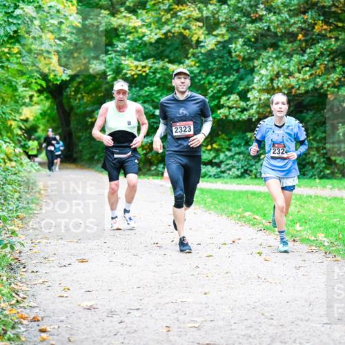 12.10.2025 - Bramfelder Halbmarathon 2025 Dr. Thomas Lammeyer http://msf.ph/oto/9356298 12.10.2025 10:56:38 Laufen 2323, 2324 meine-sportfotos.de