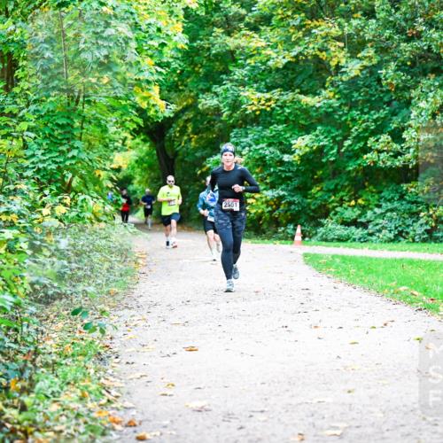 12.10.2025 - Bramfelder Halbmarathon 2025 Dr. Thomas Lammeyer http://msf.ph/oto/9356311 12.10.2025 10:56:46 Laufen 2551 meine-sportfotos.de