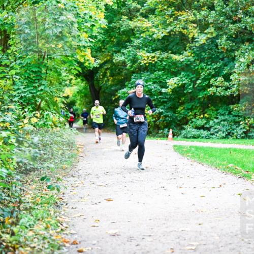 12.10.2025 - Bramfelder Halbmarathon 2025 Dr. Thomas Lammeyer http://msf.ph/oto/9356314 12.10.2025 10:56:47 Laufen 2551 meine-sportfotos.de