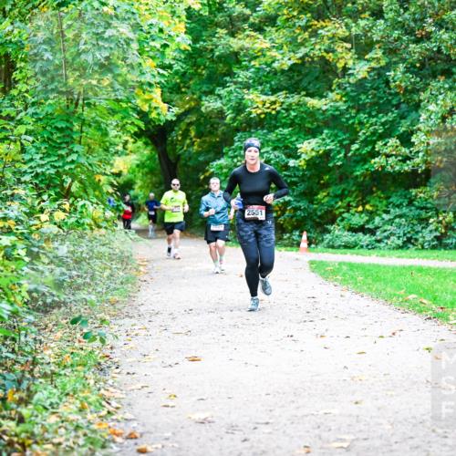12.10.2025 - Bramfelder Halbmarathon 2025 Dr. Thomas Lammeyer http://msf.ph/oto/9356317 12.10.2025 10:56:47 Laufen 2551 meine-sportfotos.de