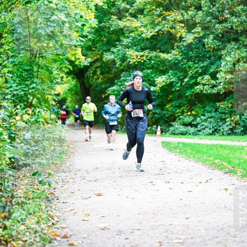 12.10.2025 - Bramfelder Halbmarathon 2025 Dr. Thomas Lammeyer http://msf.ph/oto/9356319 12.10.2025 10:56:47 Laufen 2551 meine-sportfotos.de