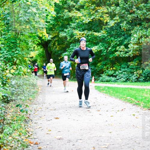 12.10.2025 - Bramfelder Halbmarathon 2025 Dr. Thomas Lammeyer http://msf.ph/oto/9356323 12.10.2025 10:56:48 Laufen 2551 meine-sportfotos.de