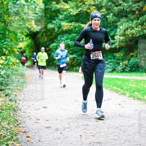 12.10.2025 - Bramfelder Halbmarathon 2025 Dr. Thomas Lammeyer http://msf.ph/oto/9356334 12.10.2025 10:56:49 Laufen 2551 meine-sportfotos.de