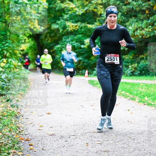 12.10.2025 - Bramfelder Halbmarathon 2025 Dr. Thomas Lammeyer http://msf.ph/oto/9356336 12.10.2025 10:56:50 Laufen 2551, 59 meine-sportfotos.de