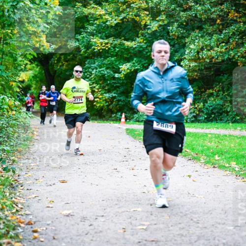 12.10.2025 - Bramfelder Halbmarathon 2025 Dr. Thomas Lammeyer http://msf.ph/oto/9356352 12.10.2025 10:56:53 Laufen 2774, 2889 meine-sportfotos.de