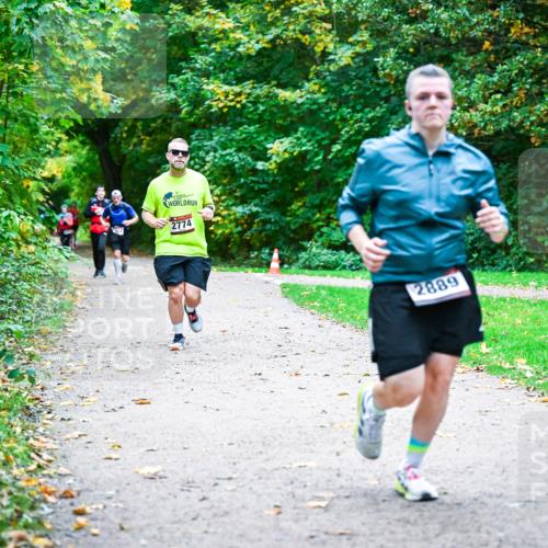 12.10.2025 - Bramfelder Halbmarathon 2025 Dr. Thomas Lammeyer http://msf.ph/oto/9356355 12.10.2025 10:56:53 Laufen 2774, 2889 meine-sportfotos.de