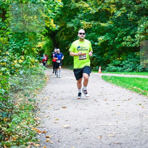 12.10.2025 - Bramfelder Halbmarathon 2025 Dr. Thomas Lammeyer http://msf.ph/oto/9356357 12.10.2025 10:56:54 Laufen 2774 meine-sportfotos.de