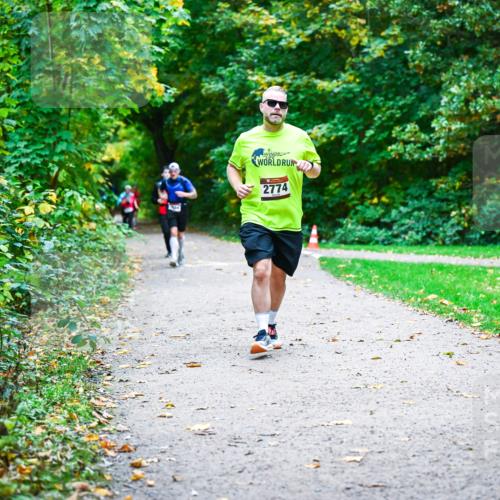 12.10.2025 - Bramfelder Halbmarathon 2025 Dr. Thomas Lammeyer http://msf.ph/oto/9356360 12.10.2025 10:56:54 Laufen 2774 meine-sportfotos.de