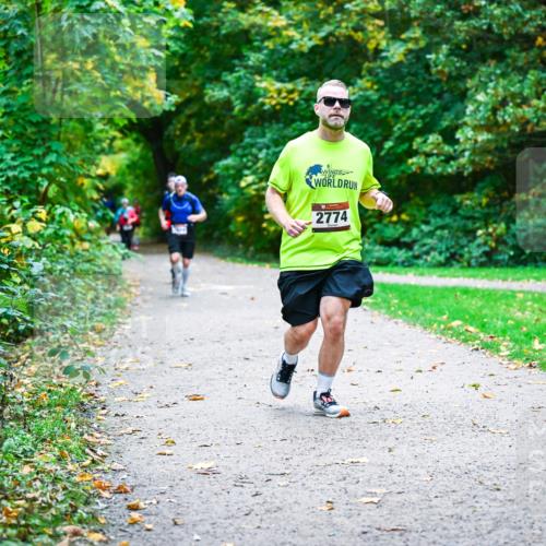 12.10.2025 - Bramfelder Halbmarathon 2025 Dr. Thomas Lammeyer http://msf.ph/oto/9356364 12.10.2025 10:56:55 Laufen 2774 meine-sportfotos.de