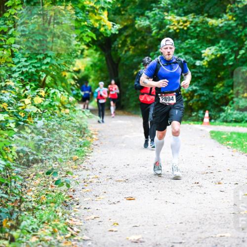 12.10.2025 - Bramfelder Halbmarathon 2025 Dr. Thomas Lammeyer http://msf.ph/oto/9356371 12.10.2025 10:56:58 Laufen 2894 meine-sportfotos.de