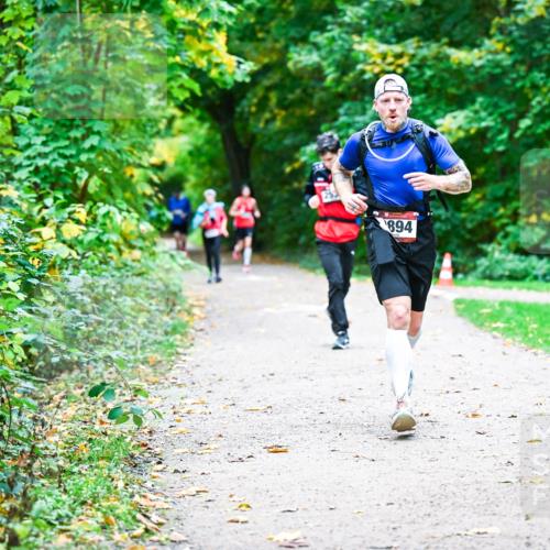 12.10.2025 - Bramfelder Halbmarathon 2025 Dr. Thomas Lammeyer http://msf.ph/oto/9356374 12.10.2025 10:56:58 Laufen 894 meine-sportfotos.de