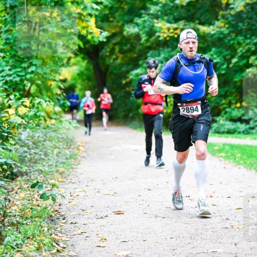 12.10.2025 - Bramfelder Halbmarathon 2025 Dr. Thomas Lammeyer http://msf.ph/oto/9356376 12.10.2025 10:56:59 Laufen 2894 meine-sportfotos.de