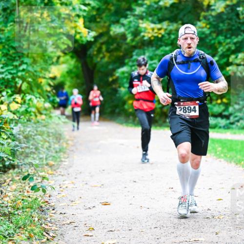12.10.2025 - Bramfelder Halbmarathon 2025 Dr. Thomas Lammeyer http://msf.ph/oto/9356378 12.10.2025 10:56:59 Laufen 19901, 2894 meine-sportfotos.de