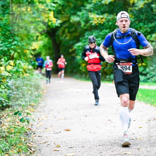 12.10.2025 - Bramfelder Halbmarathon 2025 Dr. Thomas Lammeyer http://msf.ph/oto/9356379 12.10.2025 10:56:59 Laufen 894 meine-sportfotos.de