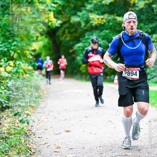 12.10.2025 - Bramfelder Halbmarathon 2025 Dr. Thomas Lammeyer http://msf.ph/oto/9356380 12.10.2025 10:56:59 Laufen 2894 meine-sportfotos.de