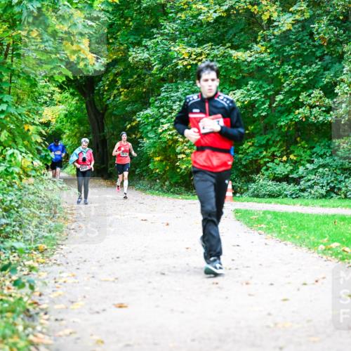 12.10.2025 - Bramfelder Halbmarathon 2025 Dr. Thomas Lammeyer http://msf.ph/oto/9356383 12.10.2025 10:57:00 Laufen 2040, 2633 meine-sportfotos.de