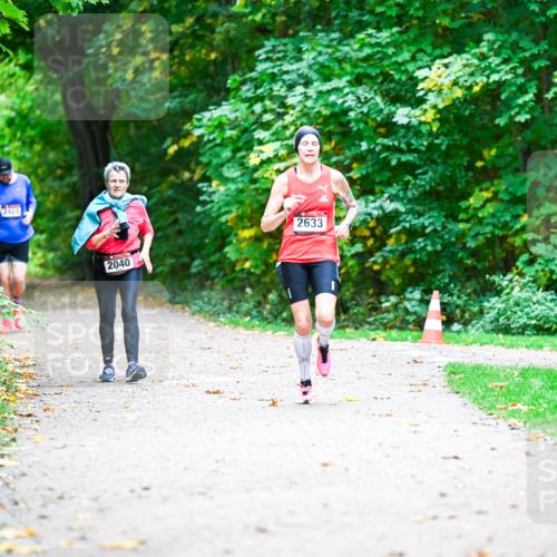 12.10.2025 - Bramfelder Halbmarathon 2025 Dr. Thomas Lammeyer http://msf.ph/oto/9356391 12.10.2025 10:57:04 Laufen 2423, 2040, 2633 meine-sportfotos.de