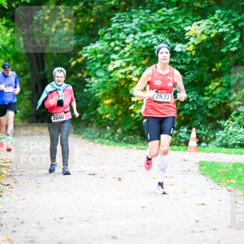 12.10.2025 - Bramfelder Halbmarathon 2025 Dr. Thomas Lammeyer http://msf.ph/oto/9356398 12.10.2025 10:57:05 Laufen 2423, 2040, 2633 meine-sportfotos.de
