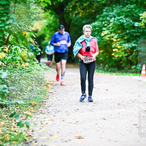 12.10.2025 - Bramfelder Halbmarathon 2025 Dr. Thomas Lammeyer http://msf.ph/oto/9356414 12.10.2025 10:57:08 Laufen 2423, 2040 meine-sportfotos.de