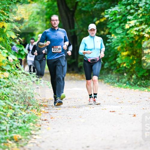12.10.2025 - Bramfelder Halbmarathon 2025 Dr. Thomas Lammeyer http://msf.ph/oto/9356427 12.10.2025 10:57:15 Laufen 2239 meine-sportfotos.de