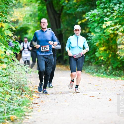 12.10.2025 - Bramfelder Halbmarathon 2025 Dr. Thomas Lammeyer http://msf.ph/oto/9356429 12.10.2025 10:57:16 Laufen 2239 meine-sportfotos.de