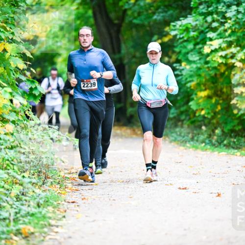 12.10.2025 - Bramfelder Halbmarathon 2025 Dr. Thomas Lammeyer http://msf.ph/oto/9356430 12.10.2025 10:57:16 Laufen 2239 meine-sportfotos.de