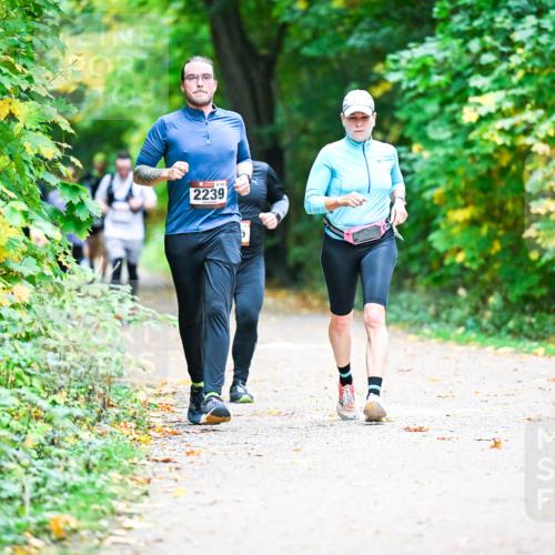 12.10.2025 - Bramfelder Halbmarathon 2025 Dr. Thomas Lammeyer http://msf.ph/oto/9356433 12.10.2025 10:57:16 Laufen 2239 meine-sportfotos.de