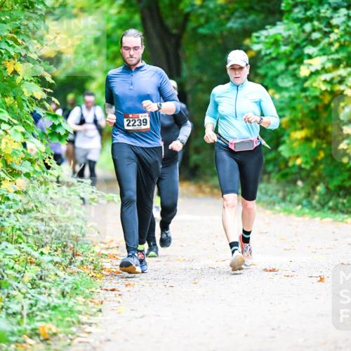 12.10.2025 - Bramfelder Halbmarathon 2025 Dr. Thomas Lammeyer http://msf.ph/oto/9356436 12.10.2025 10:57:17 Laufen 120, 2239 meine-sportfotos.de
