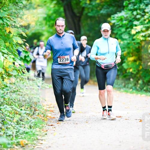 12.10.2025 - Bramfelder Halbmarathon 2025 Dr. Thomas Lammeyer http://msf.ph/oto/9356438 12.10.2025 10:57:17 Laufen 2239 meine-sportfotos.de