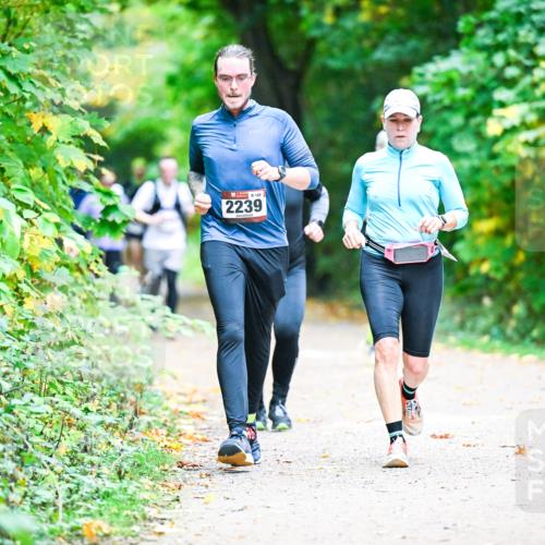 12.10.2025 - Bramfelder Halbmarathon 2025 Dr. Thomas Lammeyer http://msf.ph/oto/9356442 12.10.2025 10:57:17 Laufen 120, 2239 meine-sportfotos.de