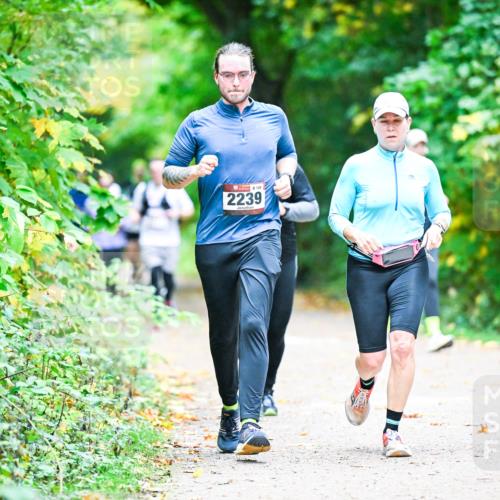 12.10.2025 - Bramfelder Halbmarathon 2025 Dr. Thomas Lammeyer http://msf.ph/oto/9356445 12.10.2025 10:57:18 Laufen 120, 2239 meine-sportfotos.de