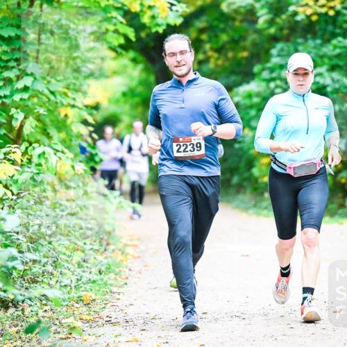 12.10.2025 - Bramfelder Halbmarathon 2025 Dr. Thomas Lammeyer http://msf.ph/oto/9356446 12.10.2025 10:57:20 Laufen 120, 2239 meine-sportfotos.de