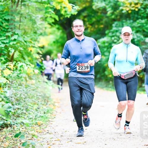 12.10.2025 - Bramfelder Halbmarathon 2025 Dr. Thomas Lammeyer http://msf.ph/oto/9356447 12.10.2025 10:57:20 Laufen 120, 2239 meine-sportfotos.de