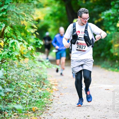 12.10.2025 - Bramfelder Halbmarathon 2025 Dr. Thomas Lammeyer http://msf.ph/oto/9356481 12.10.2025 10:57:28 Laufen 2927 meine-sportfotos.de
