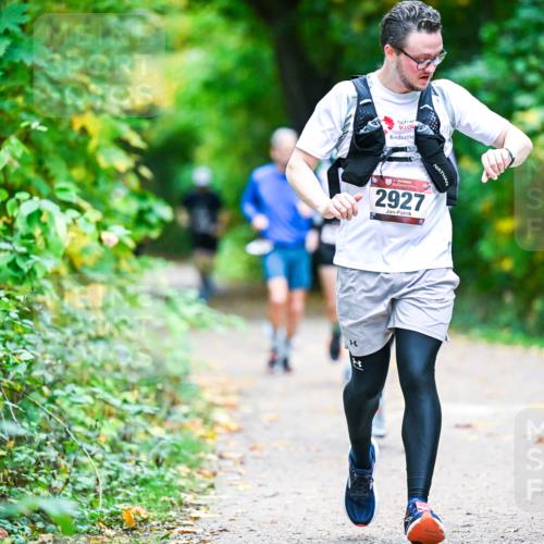 12.10.2025 - Bramfelder Halbmarathon 2025 Dr. Thomas Lammeyer http://msf.ph/oto/9356488 12.10.2025 10:57:29 Laufen 2927 meine-sportfotos.de