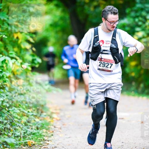 12.10.2025 - Bramfelder Halbmarathon 2025 Dr. Thomas Lammeyer http://msf.ph/oto/9356489 12.10.2025 10:57:29 Laufen 2927, 8 meine-sportfotos.de