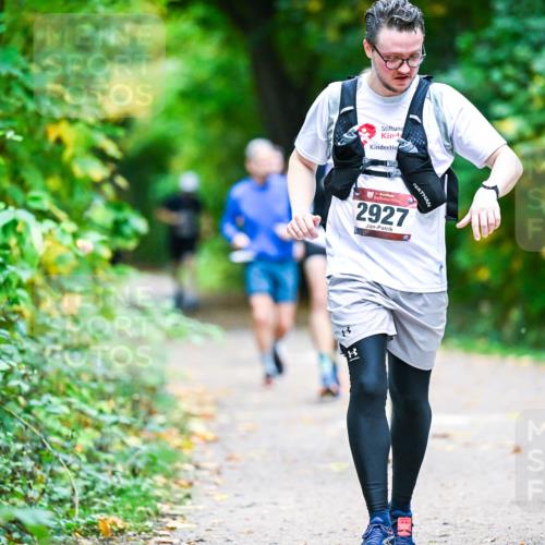 12.10.2025 - Bramfelder Halbmarathon 2025 Dr. Thomas Lammeyer http://msf.ph/oto/9356490 12.10.2025 10:57:29 Laufen 2927 meine-sportfotos.de