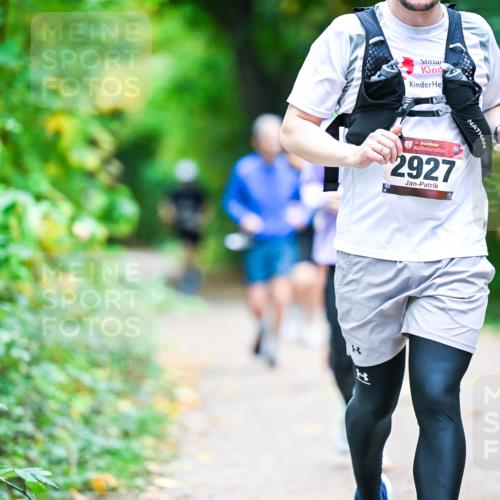 12.10.2025 - Bramfelder Halbmarathon 2025 Dr. Thomas Lammeyer http://msf.ph/oto/9356494 12.10.2025 10:57:30 Laufen 2927, 8 meine-sportfotos.de