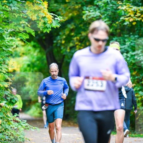 12.10.2025 - Bramfelder Halbmarathon 2025 Dr. Thomas Lammeyer http://msf.ph/oto/9356503 12.10.2025 10:57:32 Laufen  meine-sportfotos.de