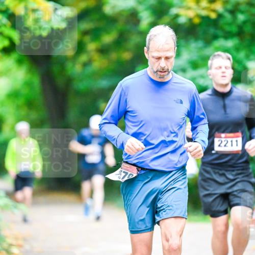 12.10.2025 - Bramfelder Halbmarathon 2025 Dr. Thomas Lammeyer http://msf.ph/oto/9356520 12.10.2025 10:57:36 Laufen 2211 meine-sportfotos.de