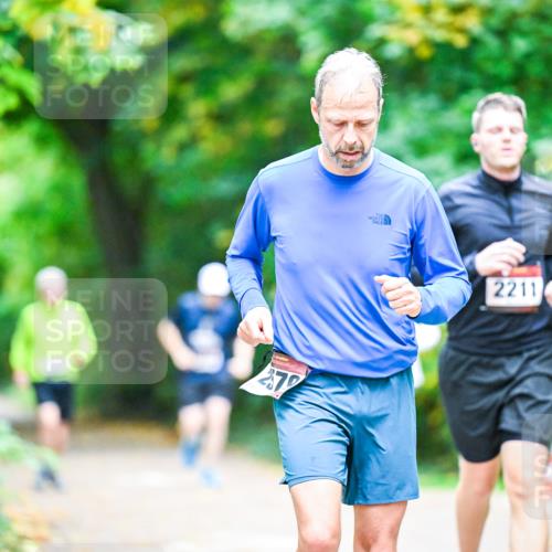 12.10.2025 - Bramfelder Halbmarathon 2025 Dr. Thomas Lammeyer http://msf.ph/oto/9356521 12.10.2025 10:57:37 Laufen 2211 meine-sportfotos.de