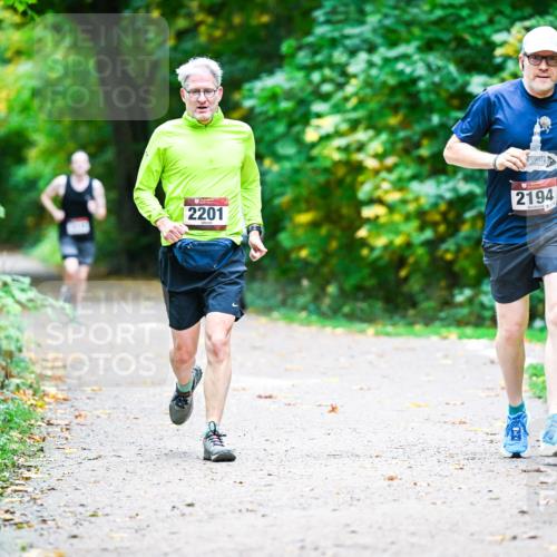 12.10.2025 - Bramfelder Halbmarathon 2025 Dr. Thomas Lammeyer http://msf.ph/oto/9356524 12.10.2025 10:57:43 Laufen 2201, 2194, 8, 124 meine-sportfotos.de