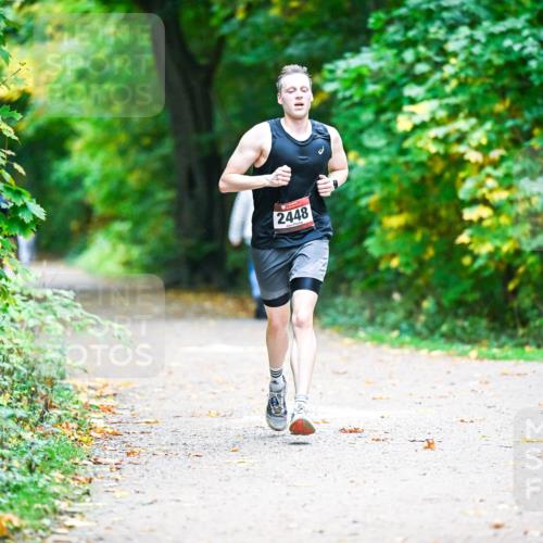 12.10.2025 - Bramfelder Halbmarathon 2025 Dr. Thomas Lammeyer http://msf.ph/oto/9356545 12.10.2025 10:57:48 Laufen 2448 meine-sportfotos.de
