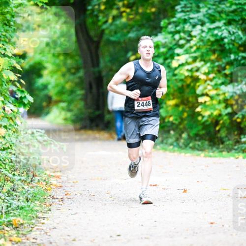 12.10.2025 - Bramfelder Halbmarathon 2025 Dr. Thomas Lammeyer http://msf.ph/oto/9356549 12.10.2025 10:57:49 Laufen 2448 meine-sportfotos.de