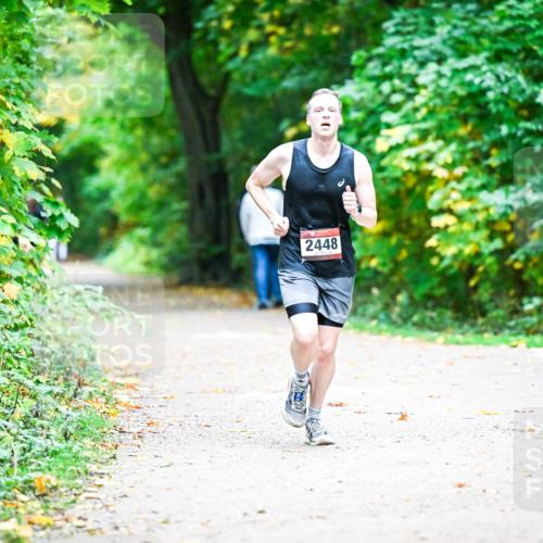 12.10.2025 - Bramfelder Halbmarathon 2025 Dr. Thomas Lammeyer http://msf.ph/oto/9356550 12.10.2025 10:57:49 Laufen 2448 meine-sportfotos.de