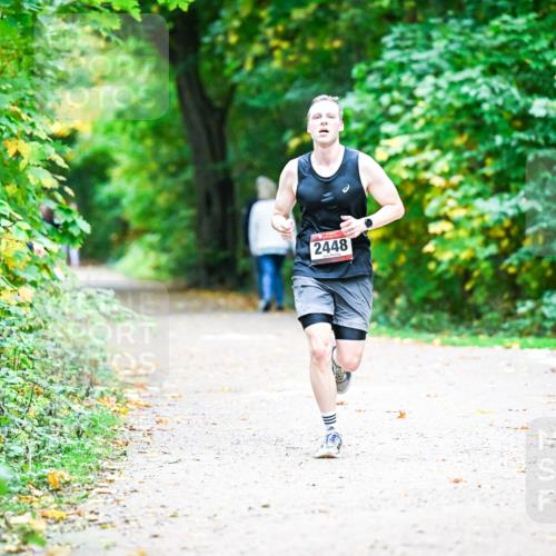 12.10.2025 - Bramfelder Halbmarathon 2025 Dr. Thomas Lammeyer http://msf.ph/oto/9356552 12.10.2025 10:57:49 Laufen 2448 meine-sportfotos.de