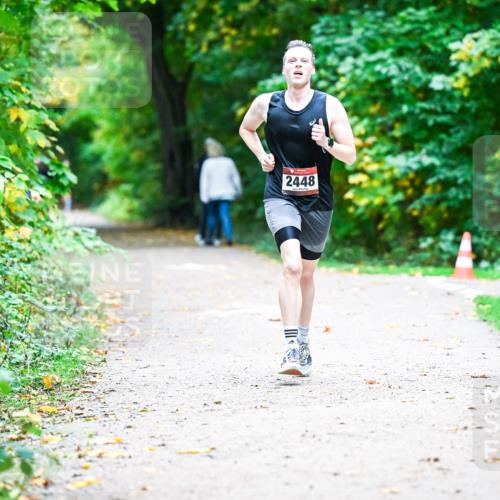 12.10.2025 - Bramfelder Halbmarathon 2025 Dr. Thomas Lammeyer http://msf.ph/oto/9356556 12.10.2025 10:57:50 Laufen 2448 meine-sportfotos.de