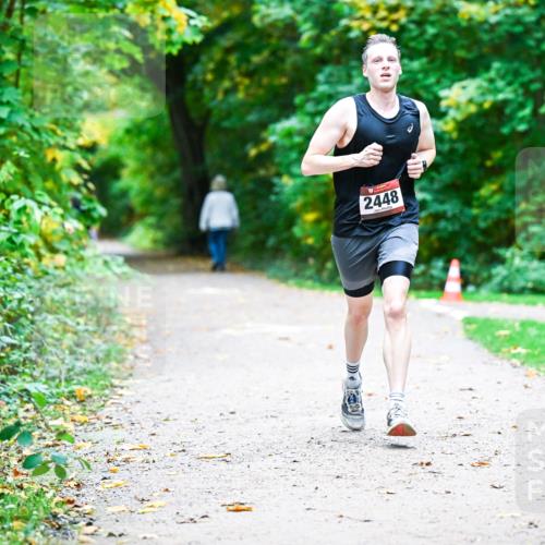 12.10.2025 - Bramfelder Halbmarathon 2025 Dr. Thomas Lammeyer http://msf.ph/oto/9356564 12.10.2025 10:57:51 Laufen 2448 meine-sportfotos.de