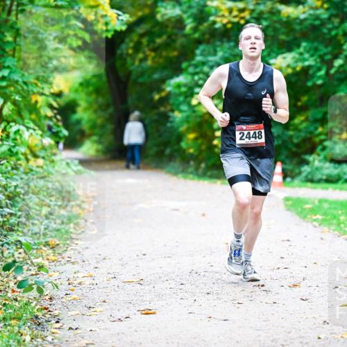 12.10.2025 - Bramfelder Halbmarathon 2025 Dr. Thomas Lammeyer http://msf.ph/oto/9356566 12.10.2025 10:57:51 Laufen 2448 meine-sportfotos.de